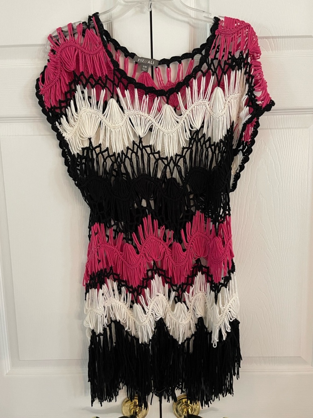 Roz & Ali Handwoven Fringe Cover-Up in Hot Pink, Black & White
